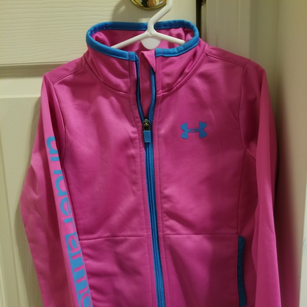 Girls zip up